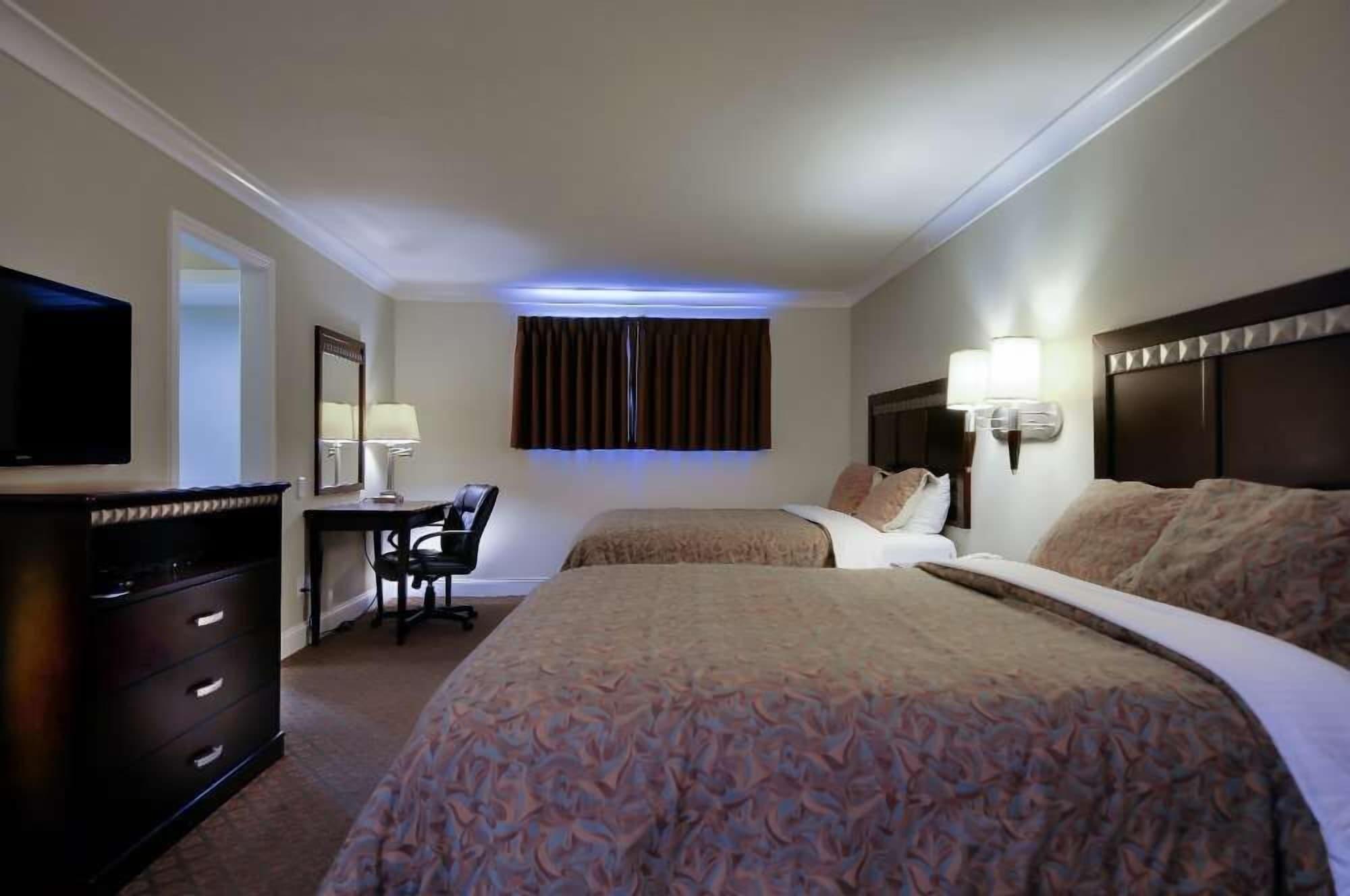 Vagabond Inn Whittier Bagian luar foto