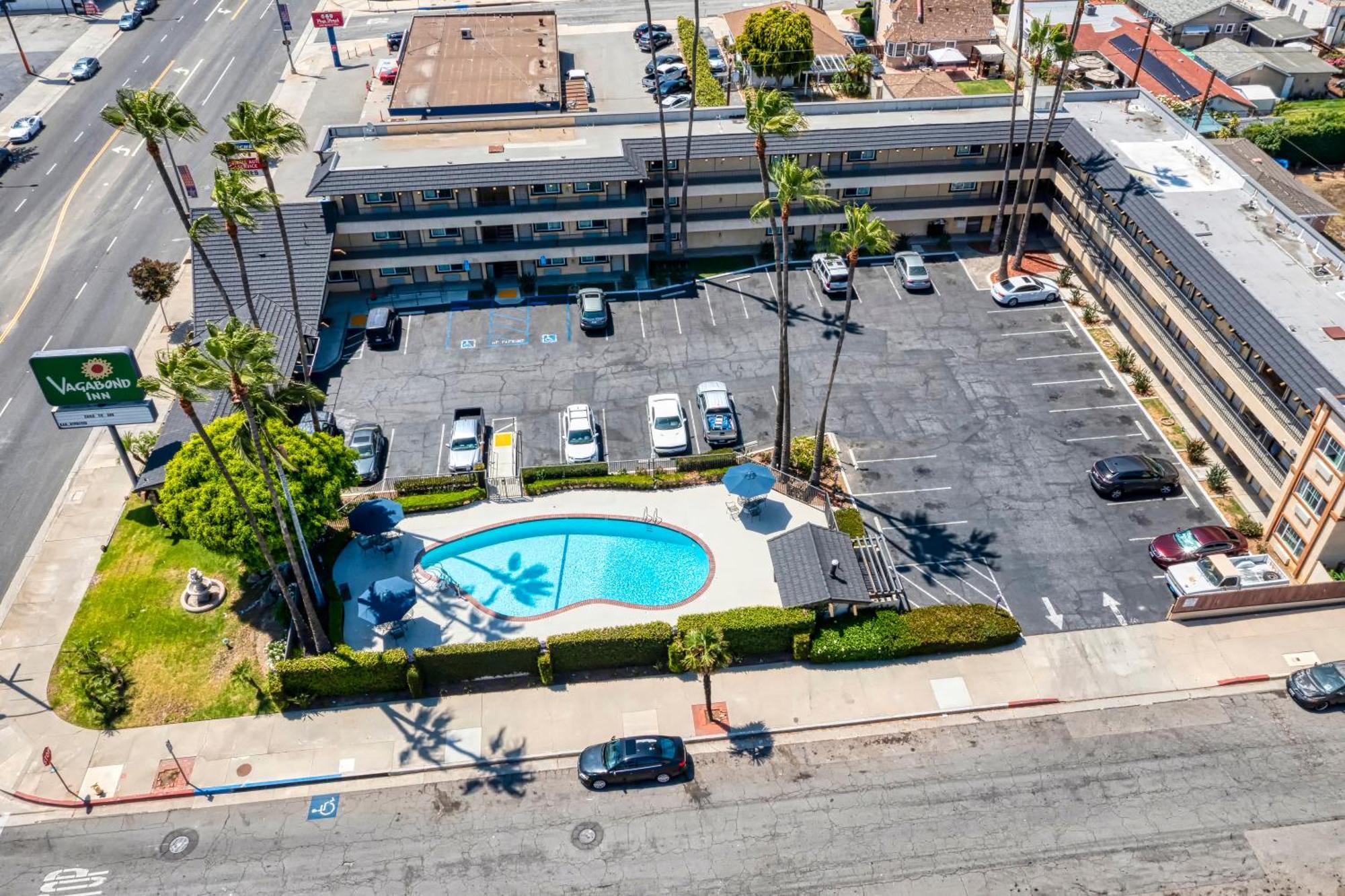 Vagabond Inn Whittier Bagian luar foto