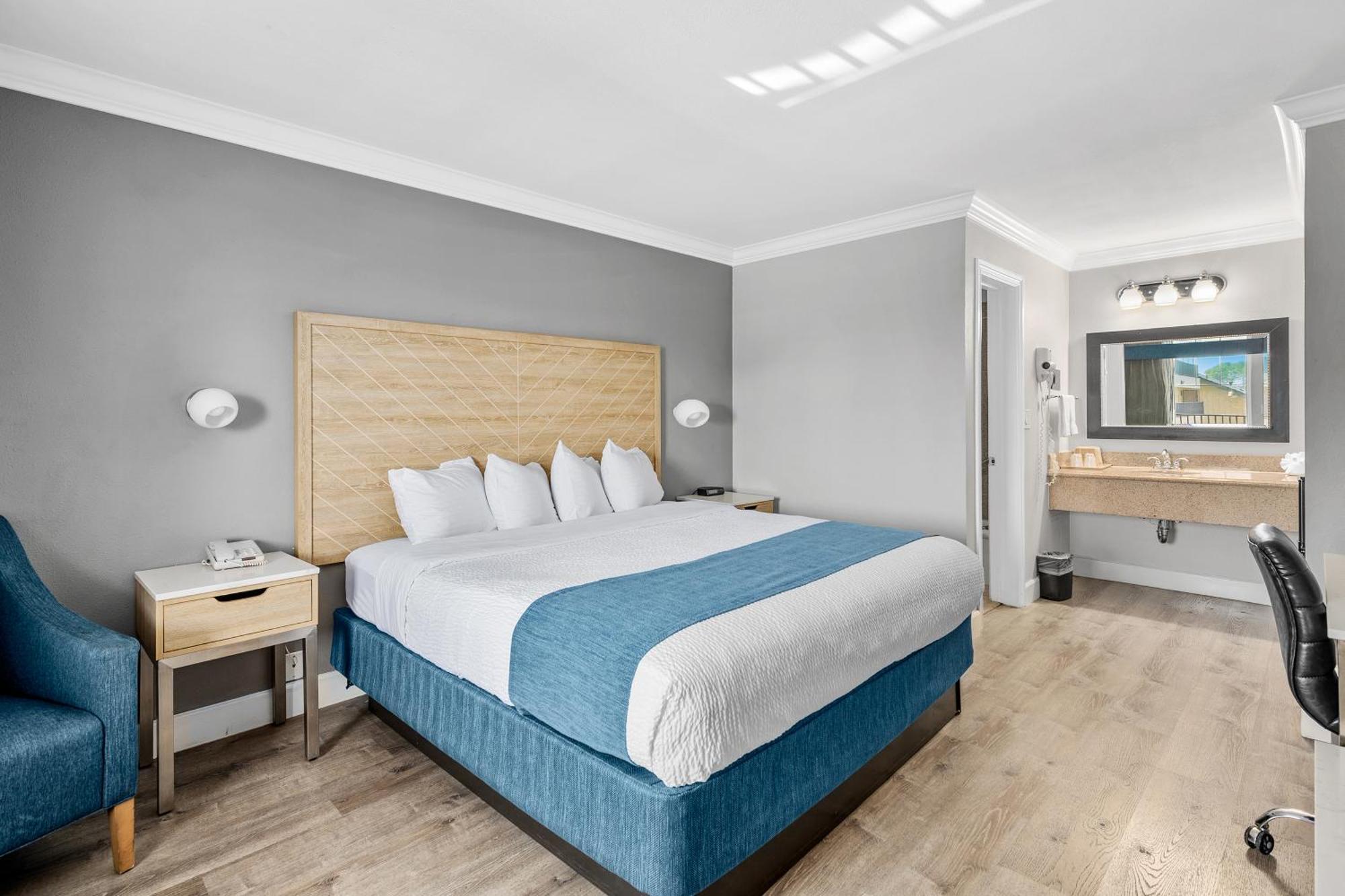 Vagabond Inn Whittier Bagian luar foto