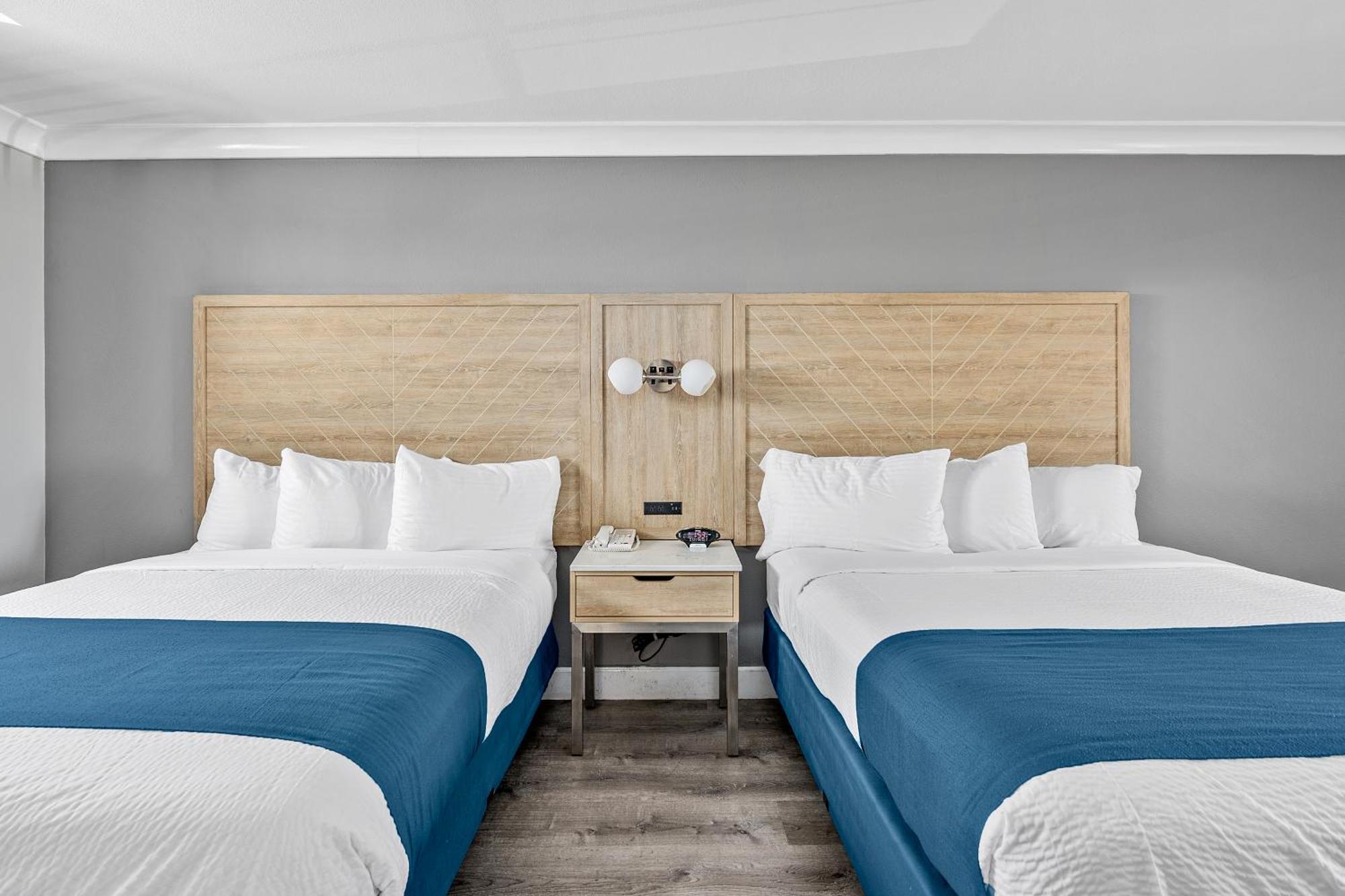 Vagabond Inn Whittier Bagian luar foto