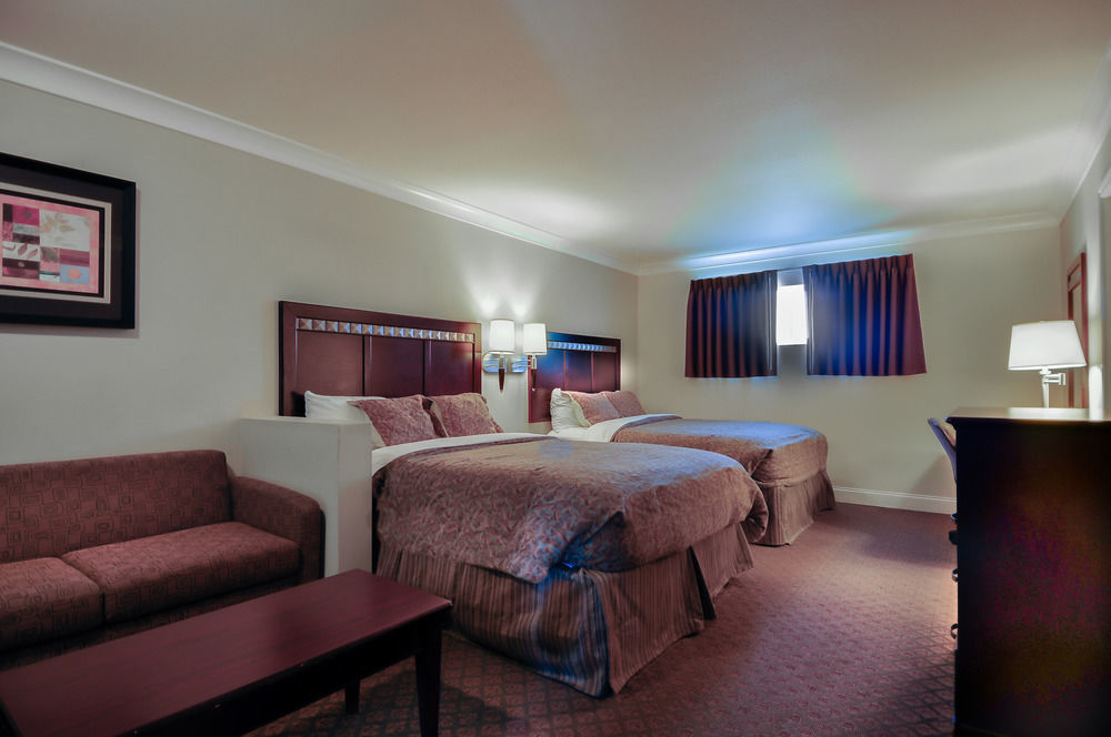 Vagabond Inn Whittier Bagian luar foto