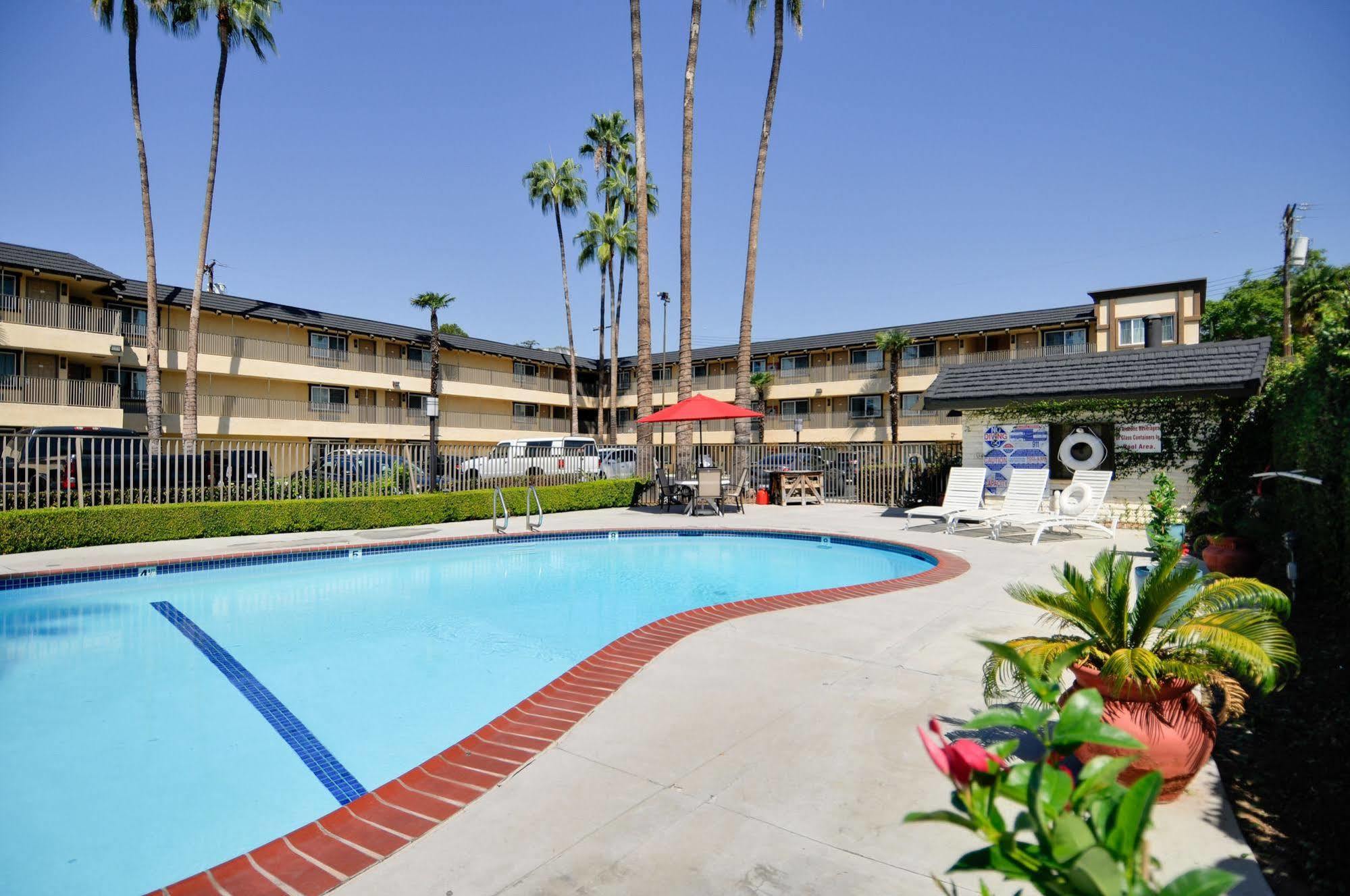 Vagabond Inn Whittier Bagian luar foto